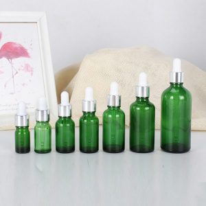 Chai Đựng Tinh Dầu Serum Xanh Lá Khoen Bạc Núm Trắng chai dung tinh dau xanh la khoen bac 2 600x600 1 1