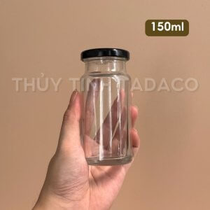 Ảnh tay cầm hũ chưng yến 150ml